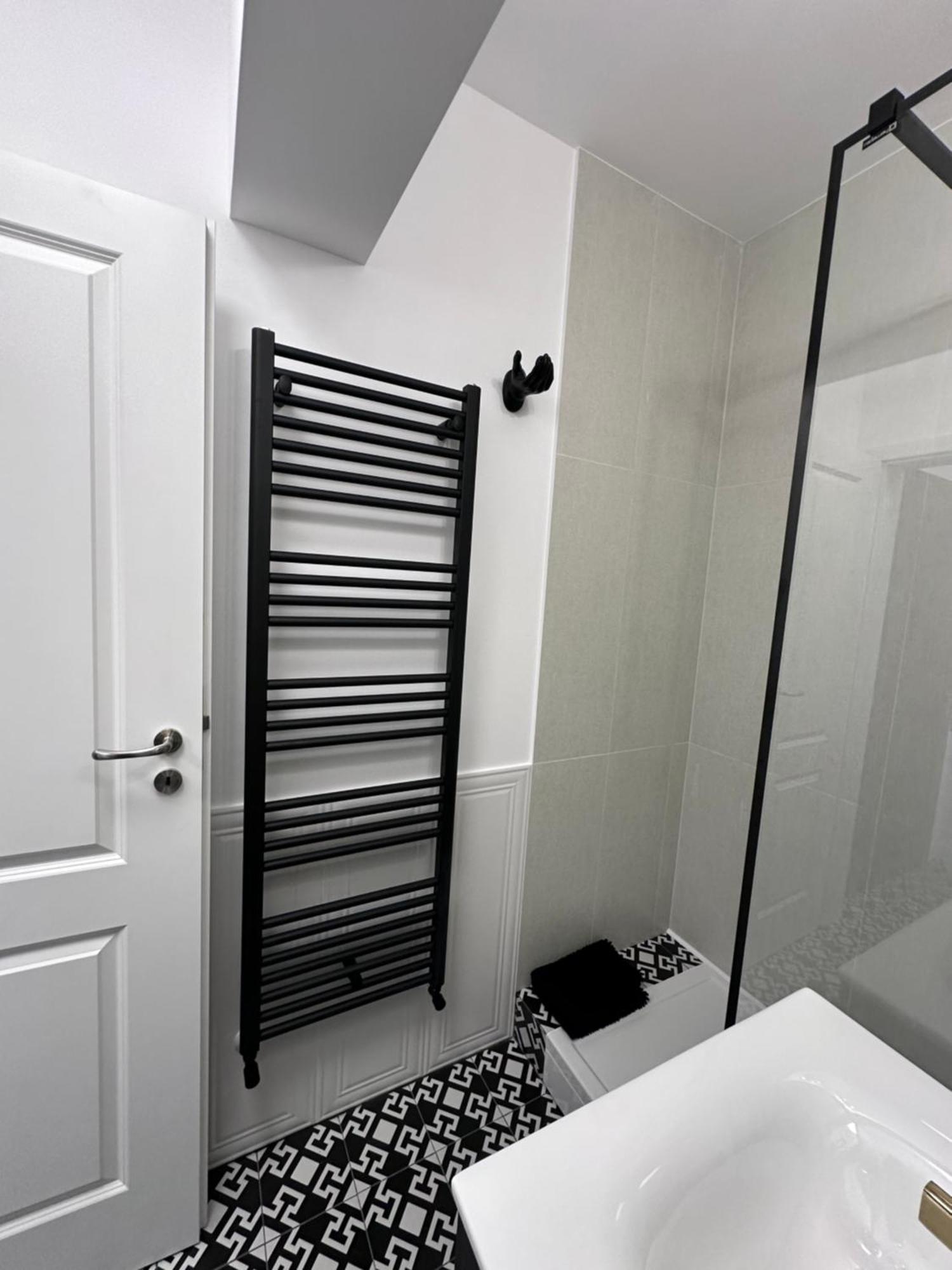 Studio Luxury Black & White Alba Iulia Luaran gambar